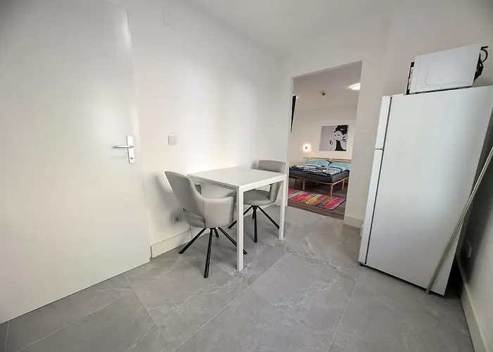 K06 - Centrally Located Near Metro Station Appartement *